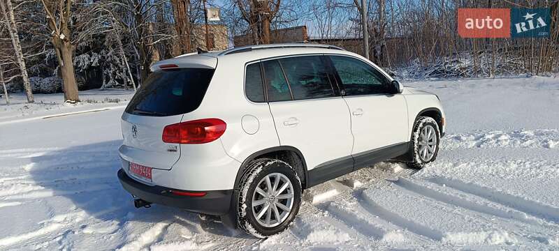 Внедорожник / Кроссовер Volkswagen Tiguan 2016 в Желтых Водах
