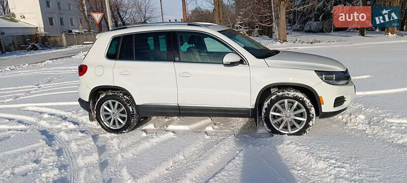 Внедорожник / Кроссовер Volkswagen Tiguan 2016 в Желтых Водах