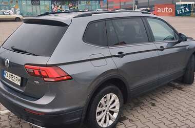 Позашляховик / Кросовер Volkswagen Tiguan 2017 в Києві