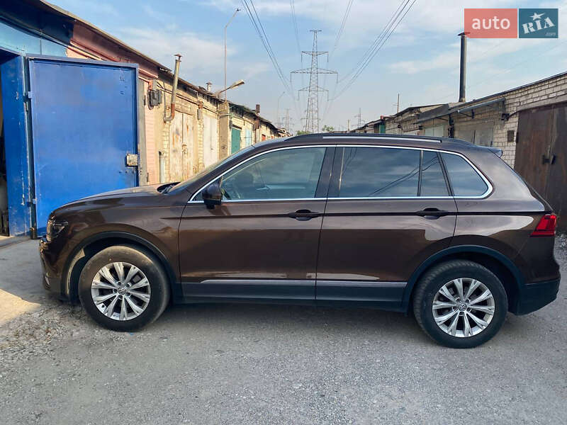 Внедорожник / Кроссовер Volkswagen Tiguan 2017 в Запорожье