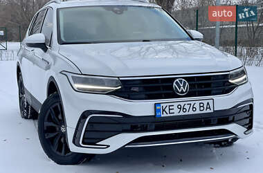 Внедорожник / Кроссовер Volkswagen Tiguan 2021 в Каменском
