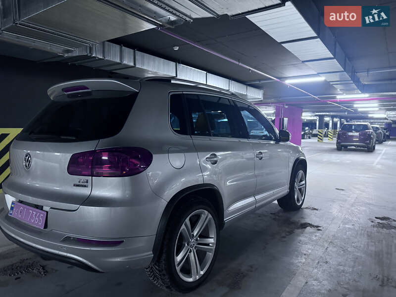 Внедорожник / Кроссовер Volkswagen Tiguan 2016 в Ивано-Франковске