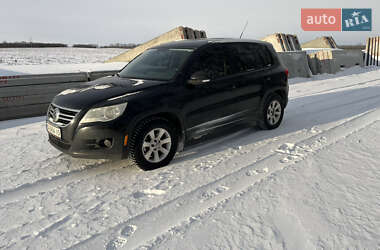 Внедорожник / Кроссовер Volkswagen Tiguan 2009 в Смеле
