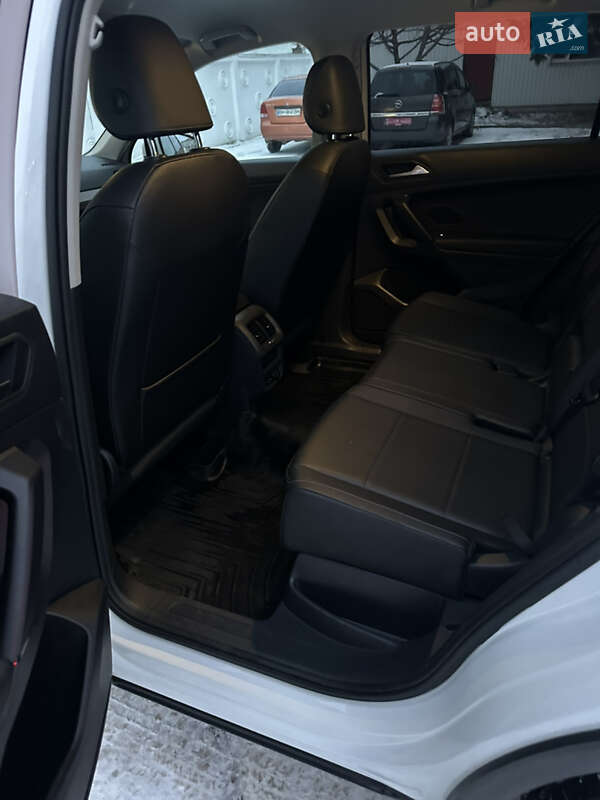 Внедорожник / Кроссовер Volkswagen Tiguan 2018 в Ровно