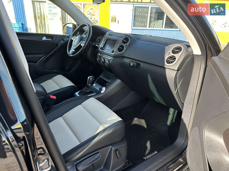 Внедорожник / Кроссовер Volkswagen Tiguan 2017 в Житомире