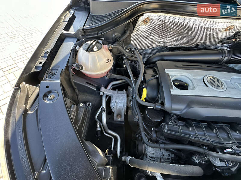 Внедорожник / Кроссовер Volkswagen Tiguan 2017 в Житомире