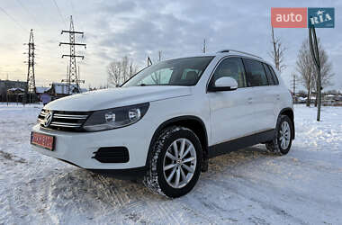 Внедорожник / Кроссовер Volkswagen Tiguan 2016 в Буче
