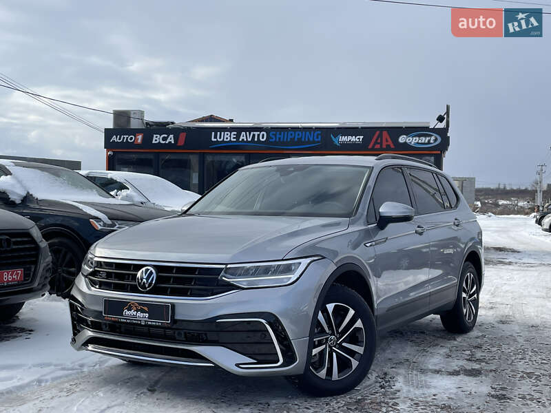 Внедорожник / Кроссовер Volkswagen Tiguan 2023 в Львове