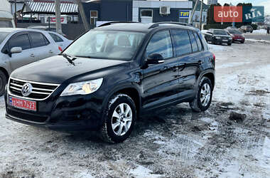 Внедорожник / Кроссовер Volkswagen Tiguan 2009 в Староконстантинове