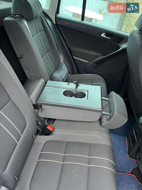 Внедорожник / Кроссовер Volkswagen Tiguan 2011 в Житомире