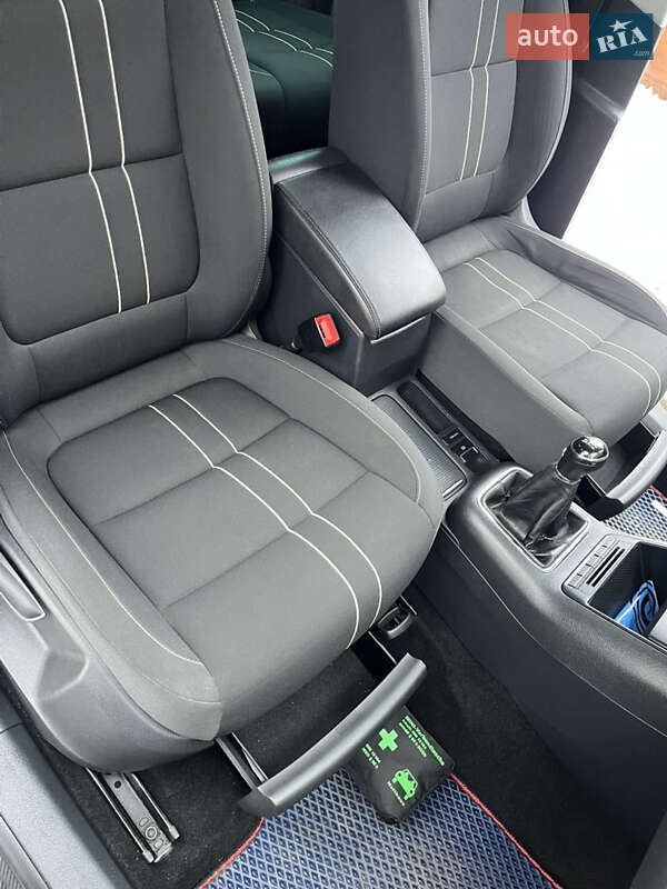 Внедорожник / Кроссовер Volkswagen Tiguan 2011 в Житомире