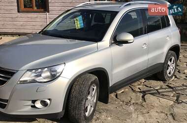 Внедорожник / Кроссовер Volkswagen Tiguan 2010 в Делятине