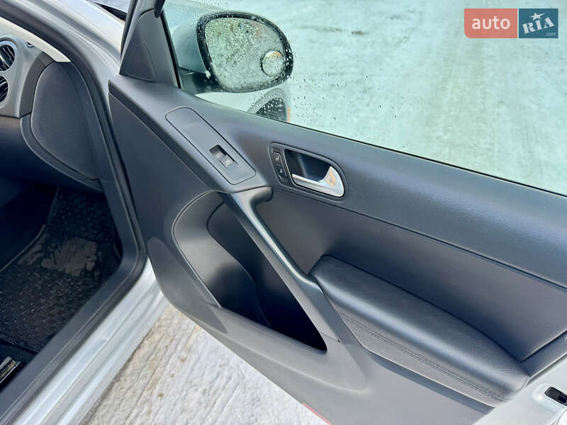 Внедорожник / Кроссовер Volkswagen Tiguan 2012 в Киеве фото 25 Внедорожник / Кроссовер Volkswagen Tiguan 2012 в Киеве