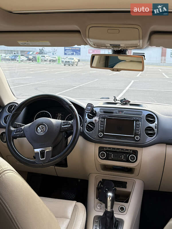 Внедорожник / Кроссовер Volkswagen Tiguan 2011 в Одессе