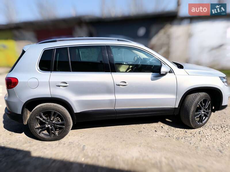 Внедорожник / Кроссовер Volkswagen Tiguan 2013 в Кривом Роге