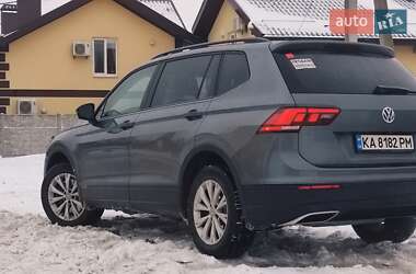 Внедорожник / Кроссовер Volkswagen Tiguan 2017 в Киеве