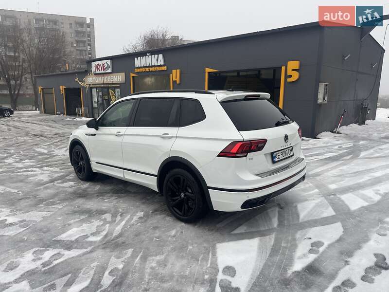 Внедорожник / Кроссовер Volkswagen Tiguan 2023 в Каменском