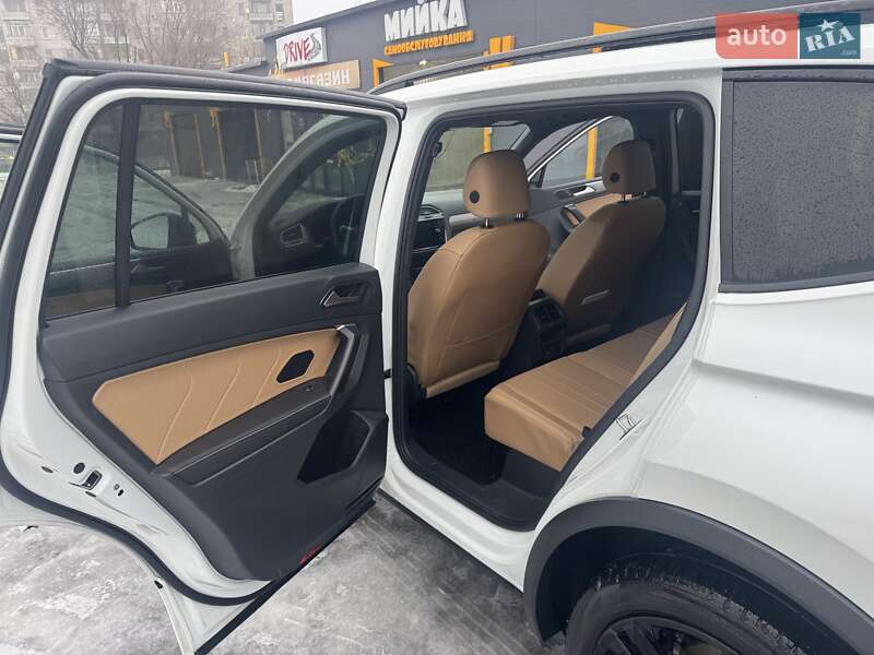 Внедорожник / Кроссовер Volkswagen Tiguan 2023 в Каменском