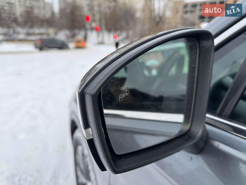 Внедорожник / Кроссовер Volkswagen Tiguan 2018 в Харькове