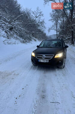 Внедорожник / Кроссовер Volkswagen Tiguan 2008 в Новгород-Северском