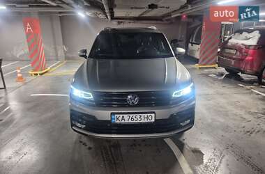 Внедорожник / Кроссовер Volkswagen Tiguan 2017 в Львове