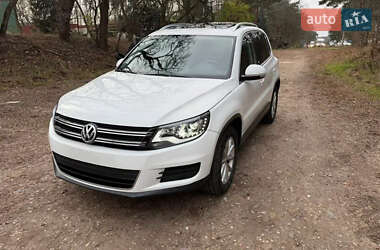 Позашляховик / Кросовер Volkswagen Tiguan 2016 в Львові