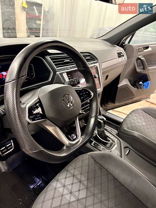 Внедорожник / Кроссовер Volkswagen Tiguan 2021 в Киеве