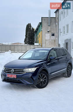 Внедорожник / Кроссовер Volkswagen Tiguan 2024 в Луцке