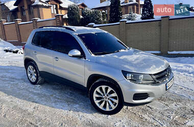 Позашляховик / Кросовер Volkswagen Tiguan 2015 в Харкові