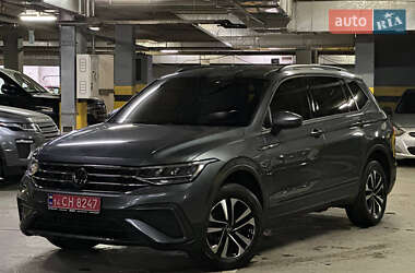 Внедорожник / Кроссовер Volkswagen Tiguan 2022 в Днепре