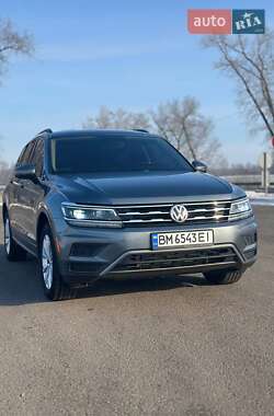 Внедорожник / Кроссовер Volkswagen Tiguan 2018 в Ромнах