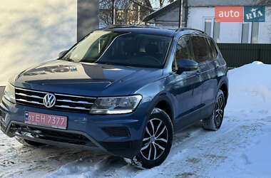Внедорожник / Кроссовер Volkswagen Tiguan 2018 в Владимире