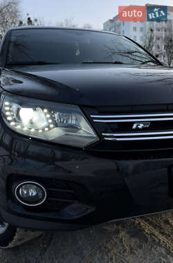 Позашляховик / Кросовер Volkswagen Tiguan 2014 в Харкові