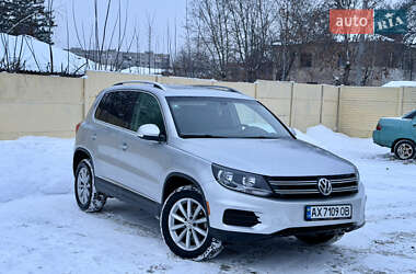 Позашляховик / Кросовер Volkswagen Tiguan 2016 в Харкові