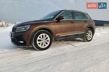 Внедорожник / Кроссовер Volkswagen Tiguan 2017 в Киеве