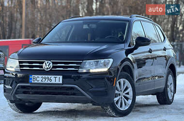 Внедорожник / Кроссовер Volkswagen Tiguan 2019 в Новояворовске