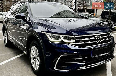 Внедорожник / Кроссовер Volkswagen Tiguan 2022 в Киеве