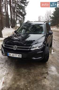 Внедорожник / Кроссовер Volkswagen Tiguan 2016 в Новояворовске