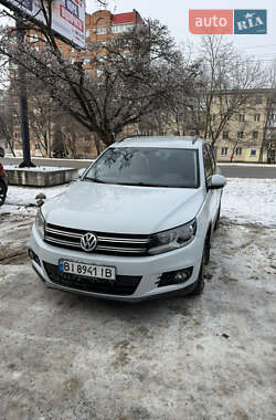 Позашляховик / Кросовер Volkswagen Tiguan 2010 в Полтаві