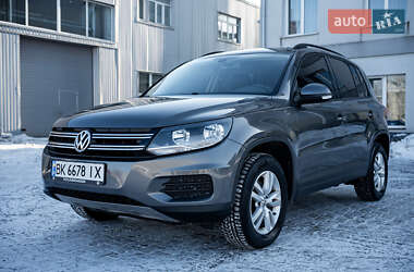 Внедорожник / Кроссовер Volkswagen Tiguan 2016 в Киеве