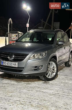 Внедорожник / Кроссовер Volkswagen Tiguan 2009 в Монастыриске