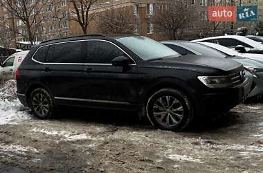 Внедорожник / Кроссовер Volkswagen Tiguan 2019 в Макарове