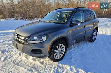 Позашляховик / Кросовер Volkswagen Tiguan 2015 в Києві