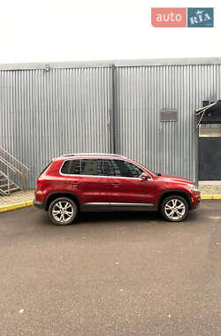 Позашляховик / Кросовер Volkswagen Tiguan 2011 в Ужгороді