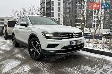 Внедорожник / Кроссовер Volkswagen Tiguan 2018 в Львове