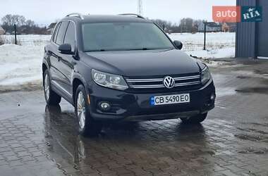 Внедорожник / Кроссовер Volkswagen Tiguan 2012 в Куликовке