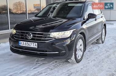 Внедорожник / Кроссовер Volkswagen Tiguan 2021 в Киеве