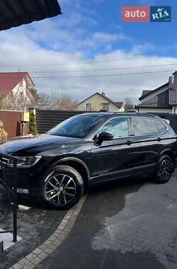 Позашляховик / Кросовер Volkswagen Tiguan 2021 в Львові