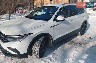 Позашляховик / Кросовер Volkswagen Tiguan 2024 в Києві
