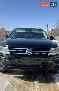 Внедорожник / Кроссовер Volkswagen Tiguan 2020 в Харькове
